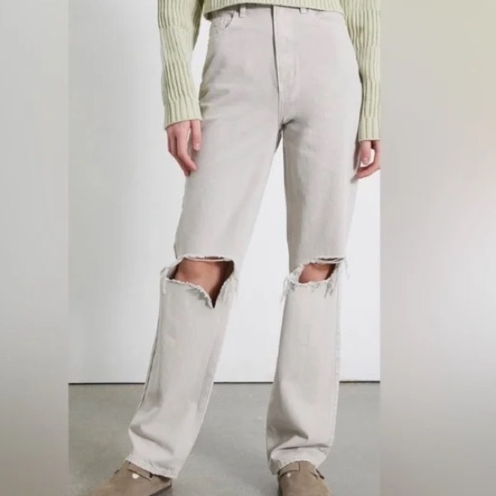 PacSun Greige 90’s Boyfriend Jeans With Distressed Knees - Picture 2 of 9